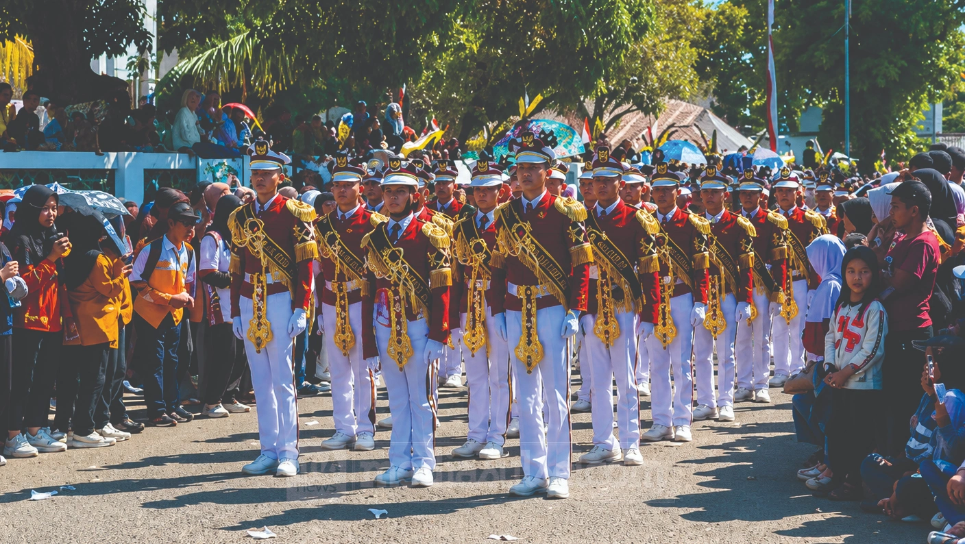 Gerak Jalan OPD Pangkep Meriahkan HUT RI ke-81, Yusran Lalogau Puji Semangat ASN 2 Sekolah Rakyat Pangkep