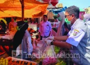 Dinas Ketahanan Pangan Makassar Uji Sampel Pangan di Pasar Terong 6 Sidak DKP di Pasar Terong