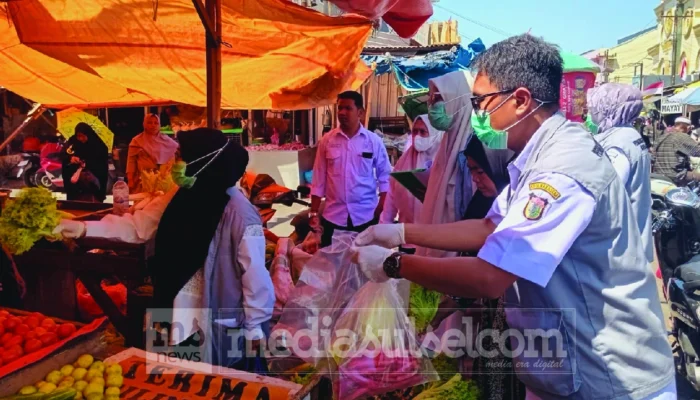 Dinas Ketahanan Pangan Makassar Uji Sampel Pangan di Pasar Terong