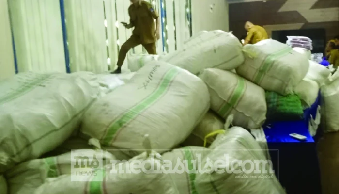 Diduga Ada Kelebihan Pengadaan, PKMB Siapkan Aksi Soroti Seragam Gratis di Bone