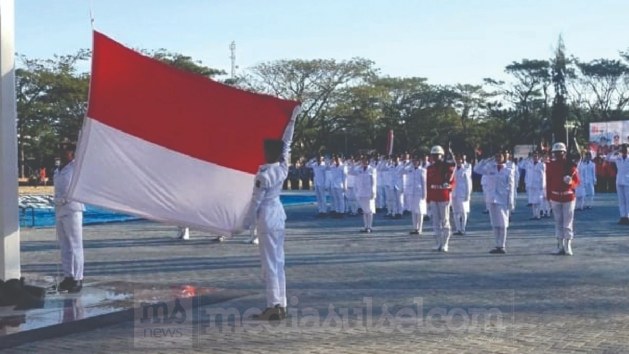 Bendera Merah Putih Diturunkan, Jeneponto Teguhkan Semangat Kebangsaan 2 Upacara Penurunan bendera