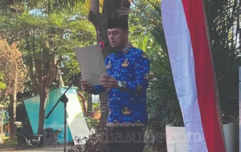Sekcam Manggala Pimpin Upacara HUT ke-81 RI, Tekankan Semangat Pelayanan Publik 8 sekcam Manggala 1