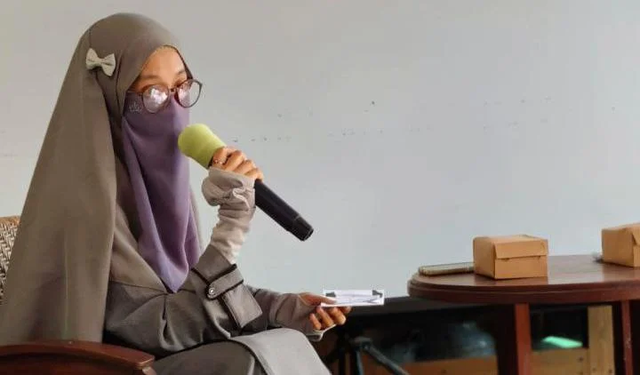 Nurfitrianti Vivi Saad, S.S., M.Pd. (Alumnus Magister Pendidikan Agama Islam Program Pascasarjana Univ. Ahmad Dahlan Yogyakarta)