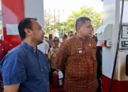 Antrean BBM Mengular, Wali Kota Makassar Tekan Pertamina Benahi Pelayanan SPBU 9 Antrean BBM Mengular, Wali Kota Makassar Tekan Pertamina Benahi Pelayanan SPBU