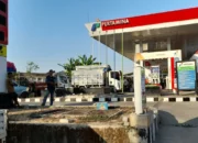 Kemarau Bergilir Padam, Antre Elpiji dan BBM 11 Kemarau Bergilir Padam, Antre Elpiji dan BBM