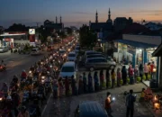 BBM Langka, Listrik Padam: Penderitaan Warga Makassar Paket Komplit 9 BBM Langka, Listrik Padam: Penderitaan Warga Makassar Paket Komplit