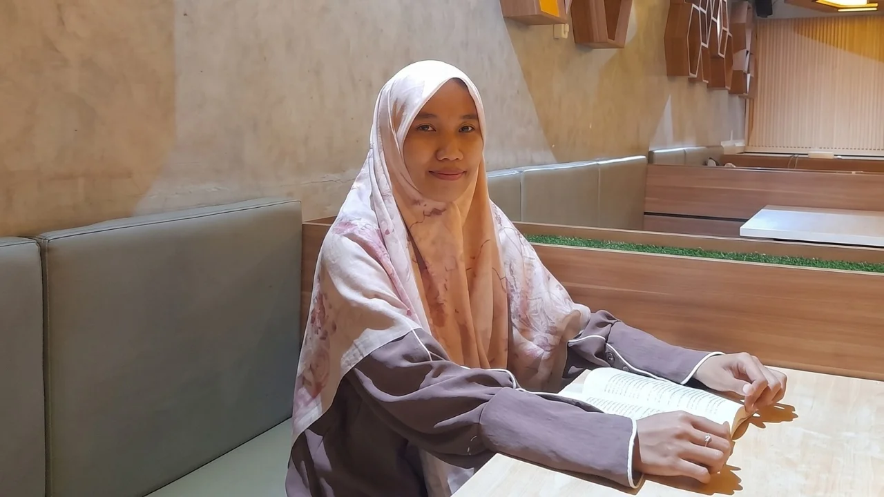 Rima Septiani, S.Pd., Gr (Pemerhati Sosial)
