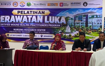 UNIMUS Semarang Latih 32 Calon Perawat Kuasai Perawatan Luka