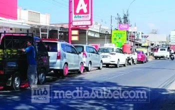 Kelangkaan Pertalite Picu Antrean Panjang, Harga Eceran di Jeneponto Melambung