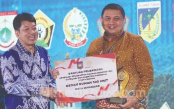 Makassar Borong Dua Penghargaan Kemendagri, Appi Bawa Pulang 300 Unit Bedah Rumah