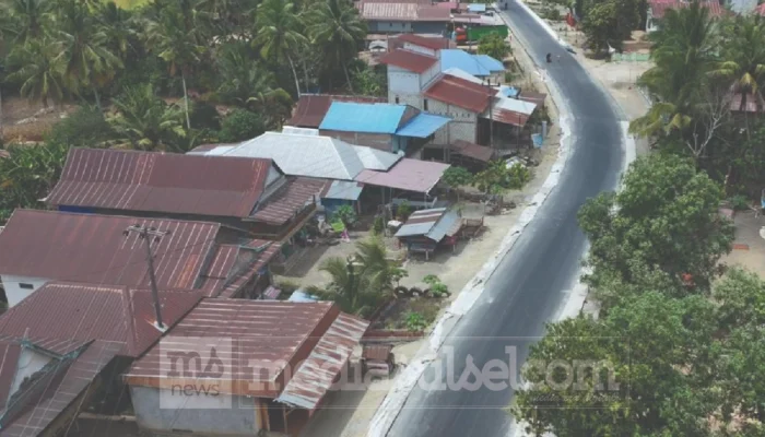 4 Tahun Makan Debu, Warga Bone Menangis Lihat Jalan Ujung Lamuru–Palattae Mulai Mulus
