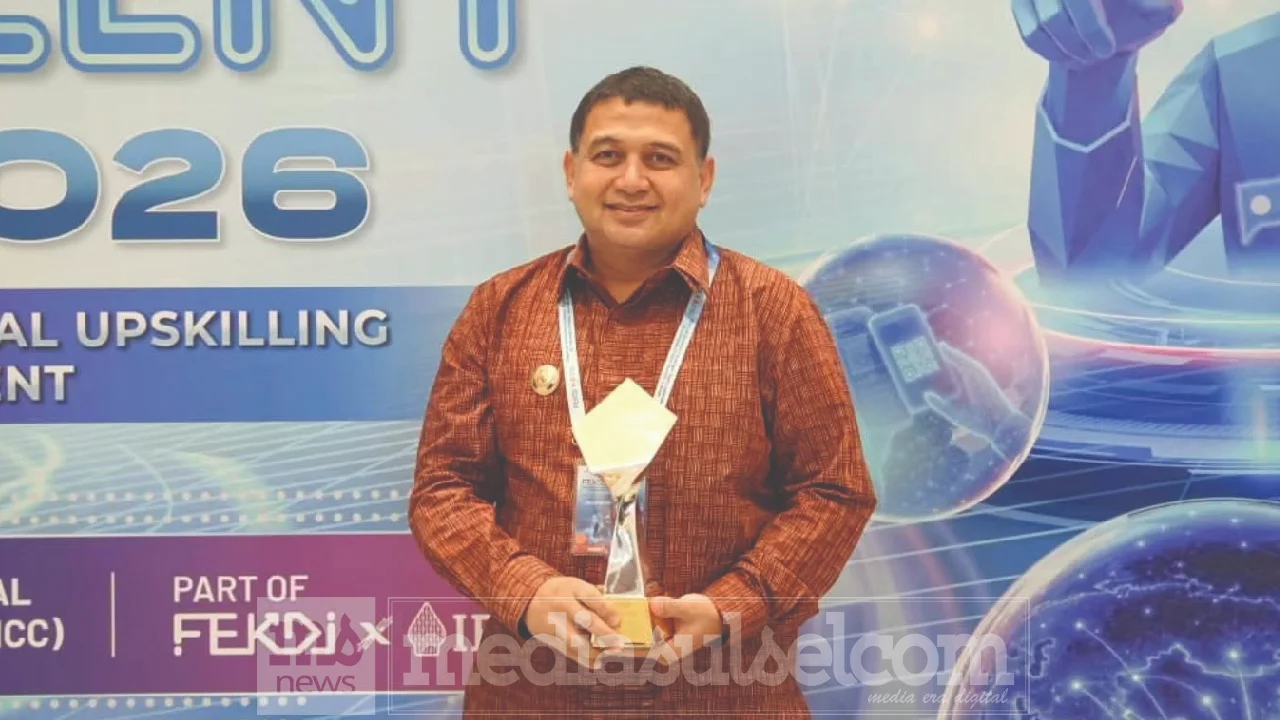 Munafri Penghargaan TP2DD