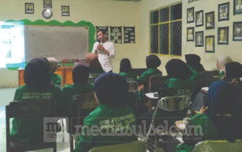 Pengurus OSIS PWU Dilatih Kritis Bermedia dan Berani Menulis Berita