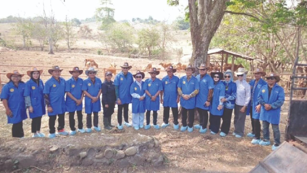 Rombongan Pemkab Bone ke Bali