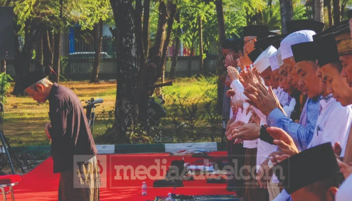 Kemarau Panjang Landa Makassar, Appi Gelar Salat Istisqa dan Kerahkan Damkar-BPBD Kirim Air hingga 60 Titik
