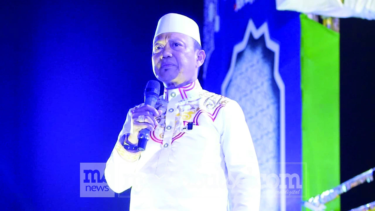 Ribuan Jamaah Padati Maulid Nabi 1448 H di Jeneponto, Paris Yasir Hadir Bersama Masyarakat 2 Ustaz Dasad Latief