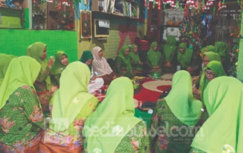 Lurah Biring Romang Apresiasi Muslimat NU Perkuat Persatuan Tokoh Perempuan 3 maulid Muslimat NU Birma
