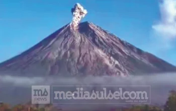 Gunung Semeru Kembali Erupsi, Kolom Abu Capai 1.000 Meter 3 semeru