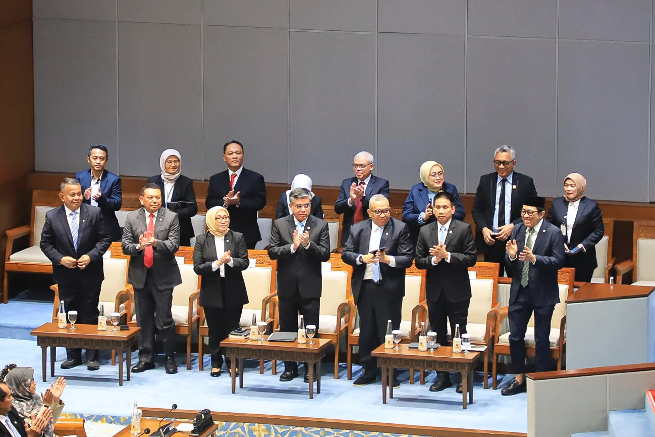 Menaker Ungkap Isi RUU Pelindungan Ketenagakerjaan di DPR 2 Menaker Ungkap Isi RUU Pelindungan Ketenagakerjaan di DPR