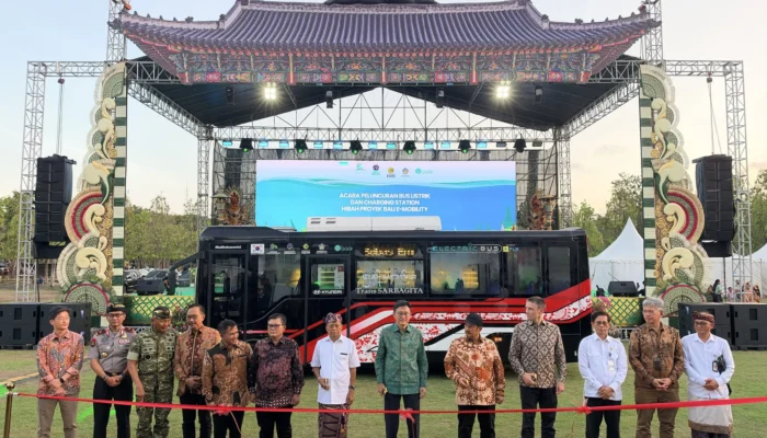 Hyundai Serahkan 11 Bus Listrik untuk Transportasi Publik Bali
