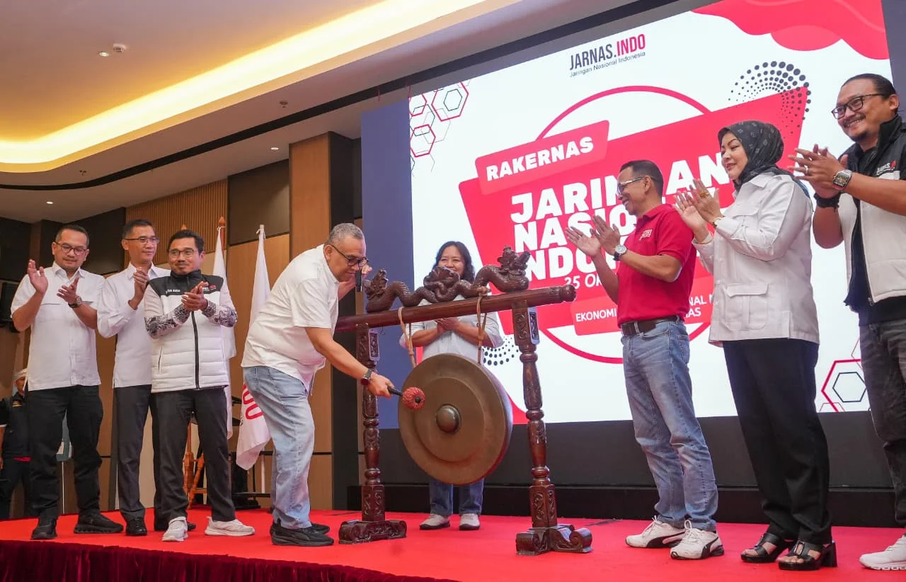 Wamenaker Minta JARNAS.INDO Aktif Awasi Kebijakan Pemerintah
