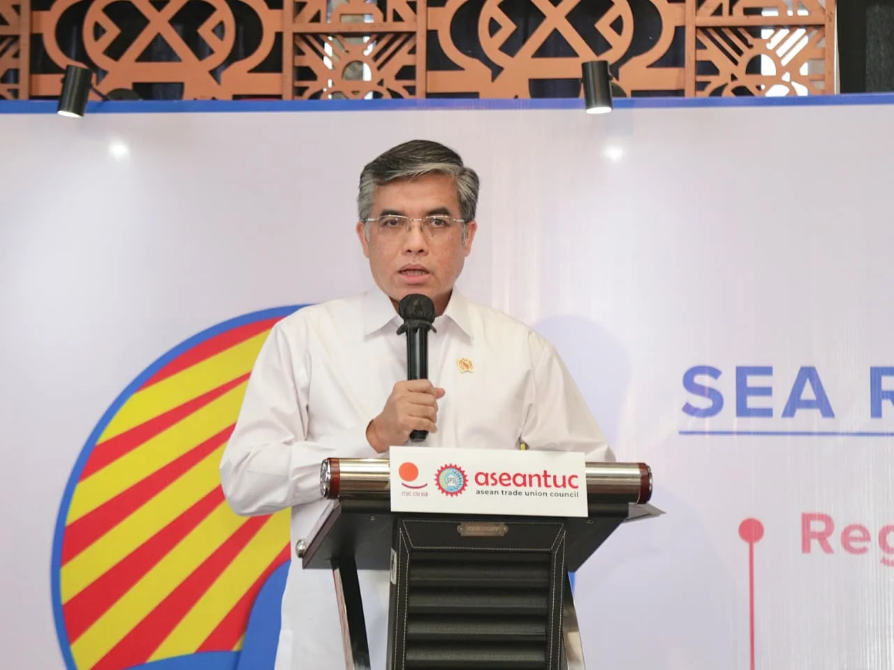 Menaker Yassierli Bahas Pelindungan Pekerja ASEAN di Tengah Gejolak Global