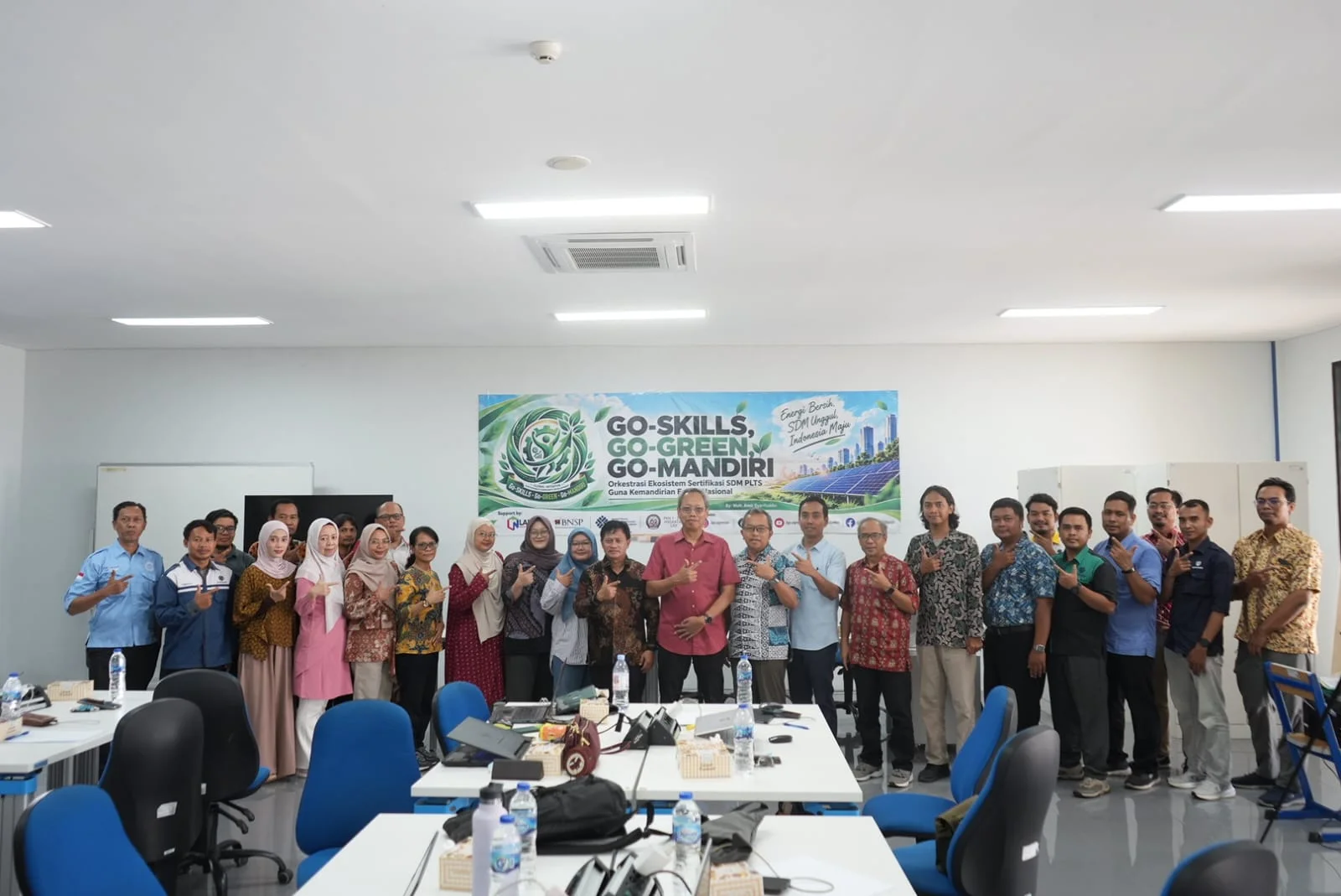 Dukung PLTS 100 GWp, Kemnaker Fasilitasi Sertifikasi 60 Calon Asesor 2 Dukung PLTS 100 GWp, Kemnaker Fasilitasi Sertifikasi 60 Calon Asesor