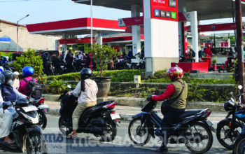 Antrean Pertalite Mengular di Blitar, Warga Rela Antre hingga 4 Jam