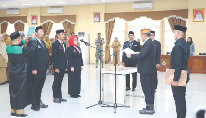 Bupati Jeneponto Paris Yasir Lantik Tiga Pejabat, Tekankan Inovasi dan Keterbukaan terhadap Kritik
