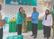 penyerahan bantuan susu secara simbolis
