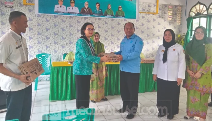 Pemda dan Muslimat NU Toraja Utara Salurkan 263 Dus Susu, Anak-anak Diajak Gemar Membaca