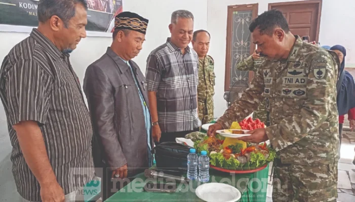 HUT TNI ke-81, Koramil Panakkukang-Manggala Gelar Makan Gratis Bersama Warga dan UMKM