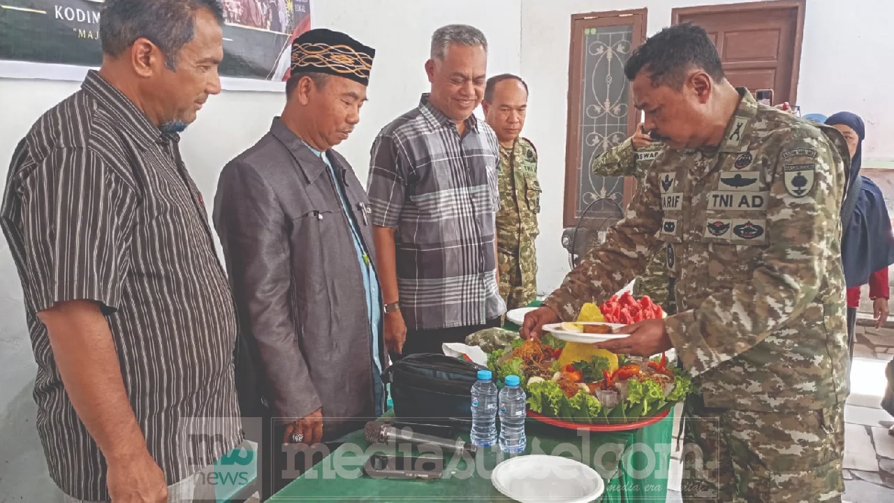 potong tumpeng